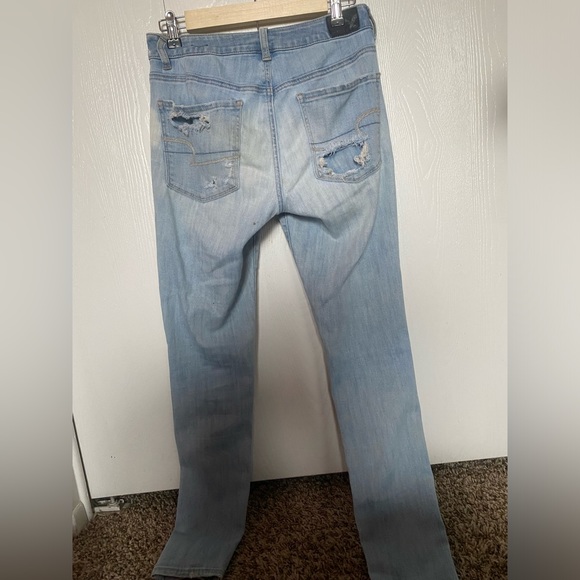 High-rise light wash American Eagle stretchy jeans - Picture 4 of 7
